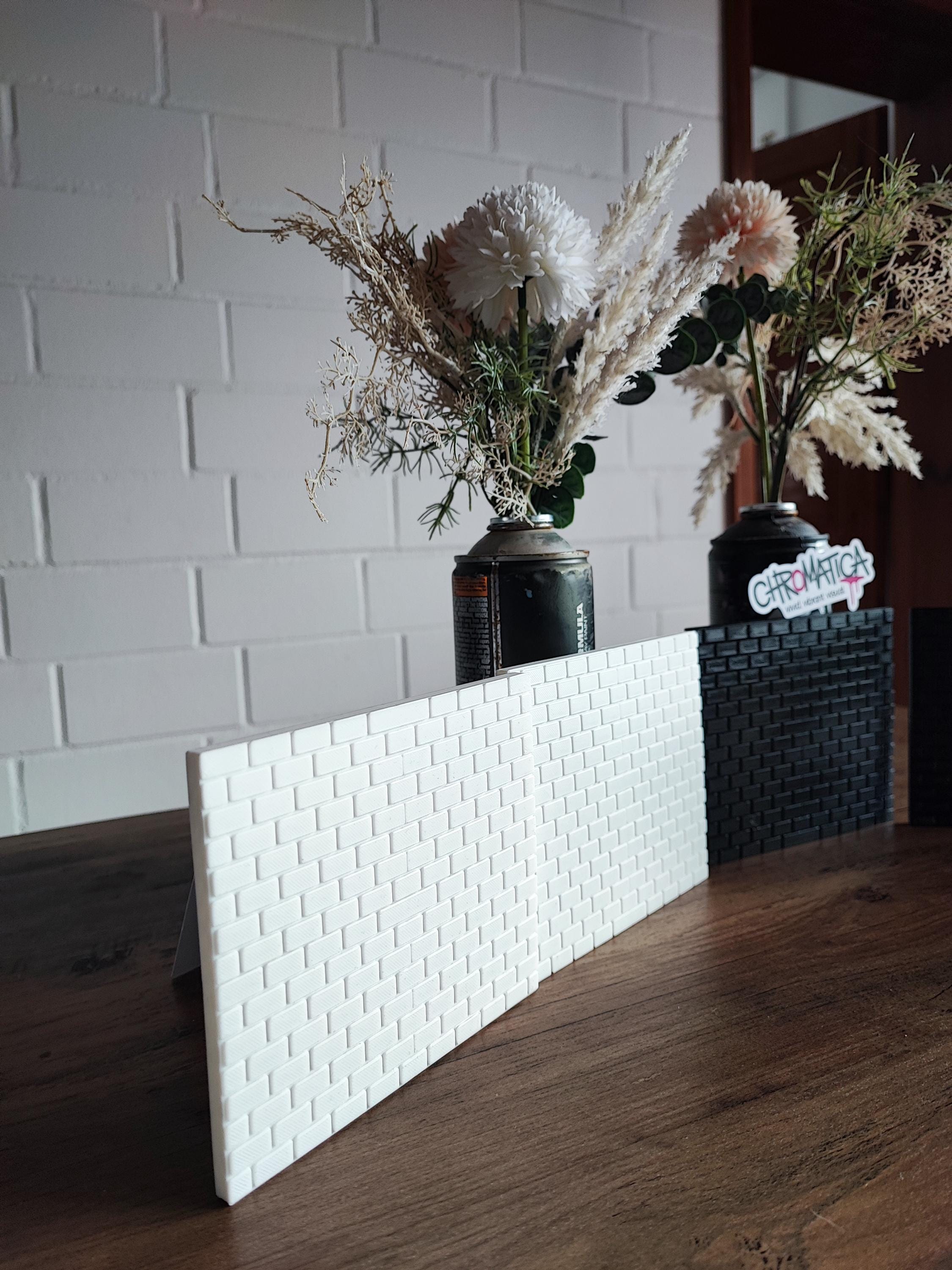 Mini Brick Wall for Painting – 3D Printed Graffiti Wall | DIY Urban Art Canvas | 10×11 cm PLA Model for Acrylic Paint
