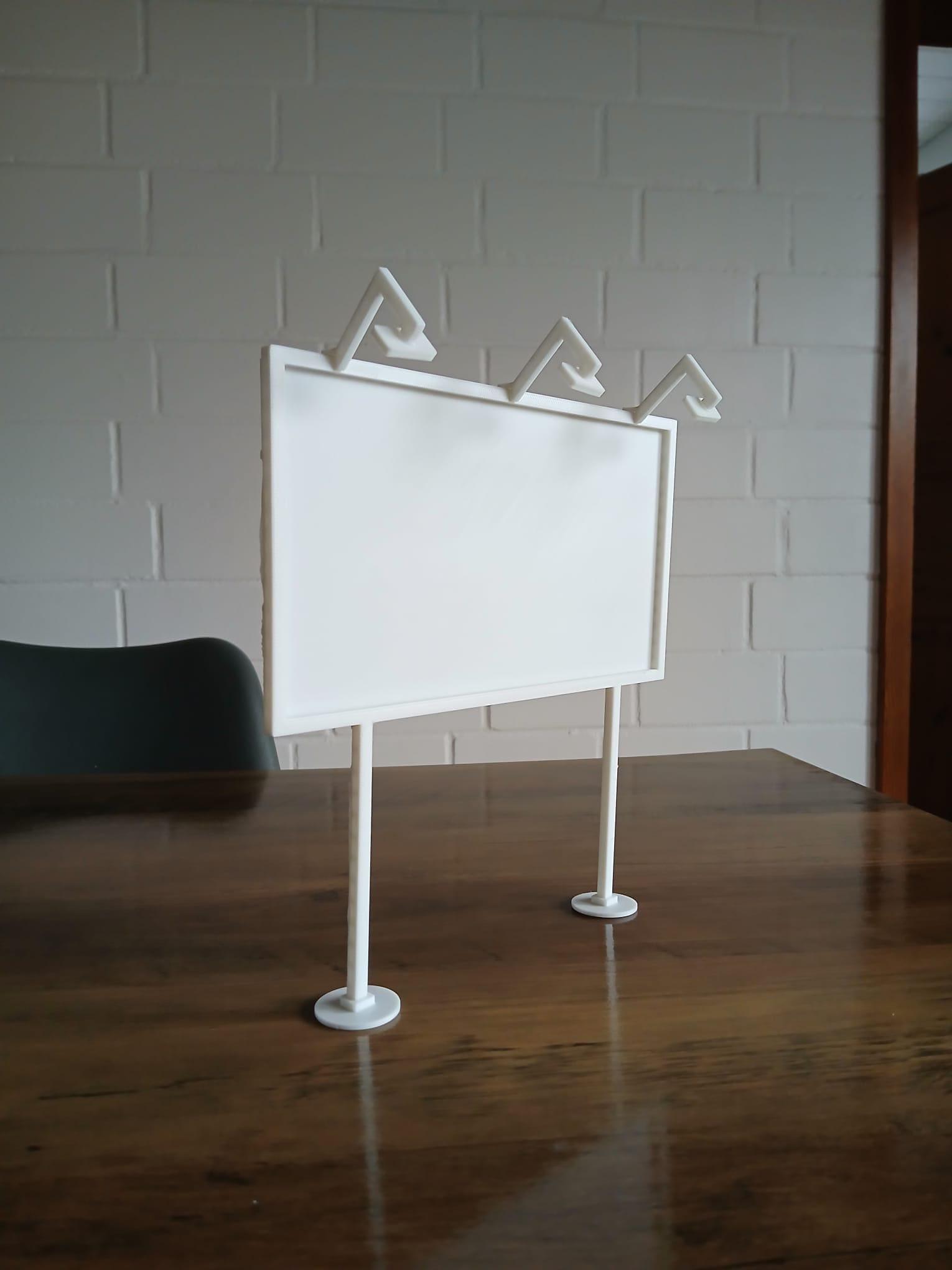 Mini Graffiti Billboard to Paint – DIY Street Art Model 20×20 cm – Urban Art Canvas for Acrylic Markers – Selfmade Artist Display