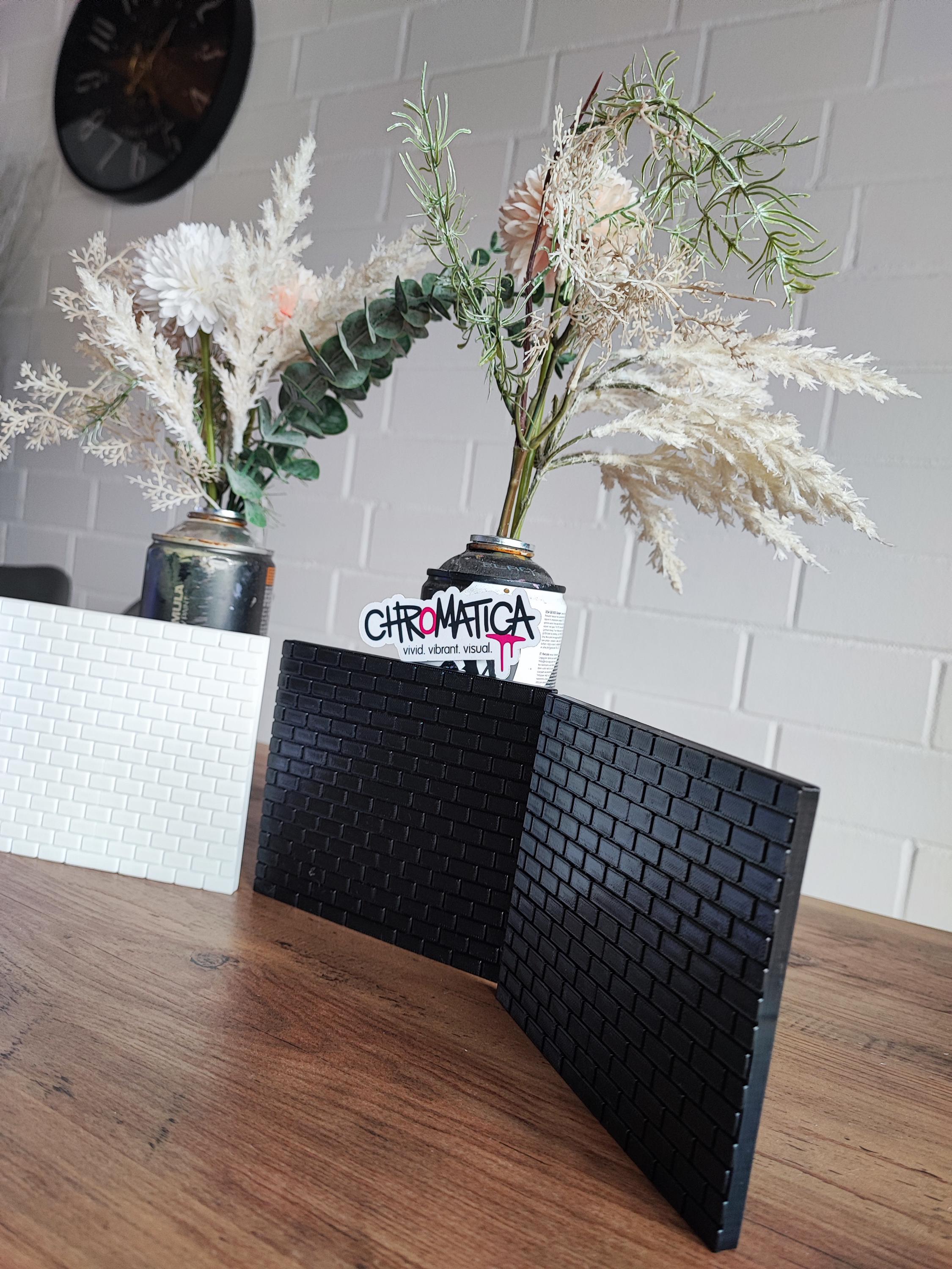 Mini Brick Wall for Painting – 3D Printed Graffiti Wall | DIY Urban Art Canvas | 10×11 cm PLA Model for Acrylic Paint