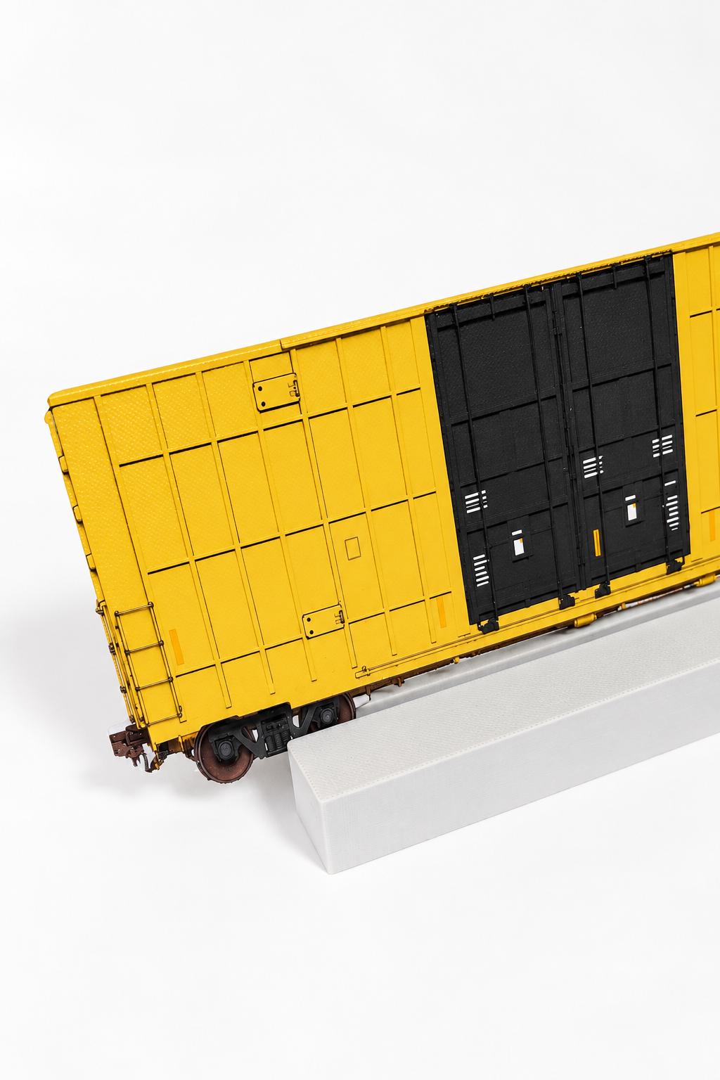 US Boxcar Graffiti Practice Wagon, 3D Printed Freight Car, Paintable with Acrylic Markers, Rail Art Collectible, 20x10 cm