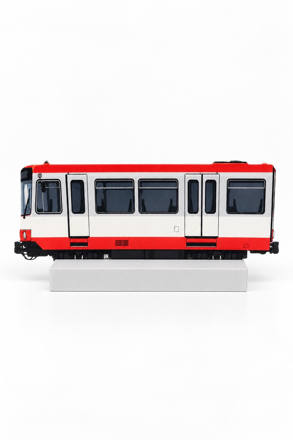 Ruhr Area Urban Rail Graffiti Practice Train, 3D Printed Tram Metro, Paintable with Acrylic Markers, Rail Art Collectible, 20x10 cm
