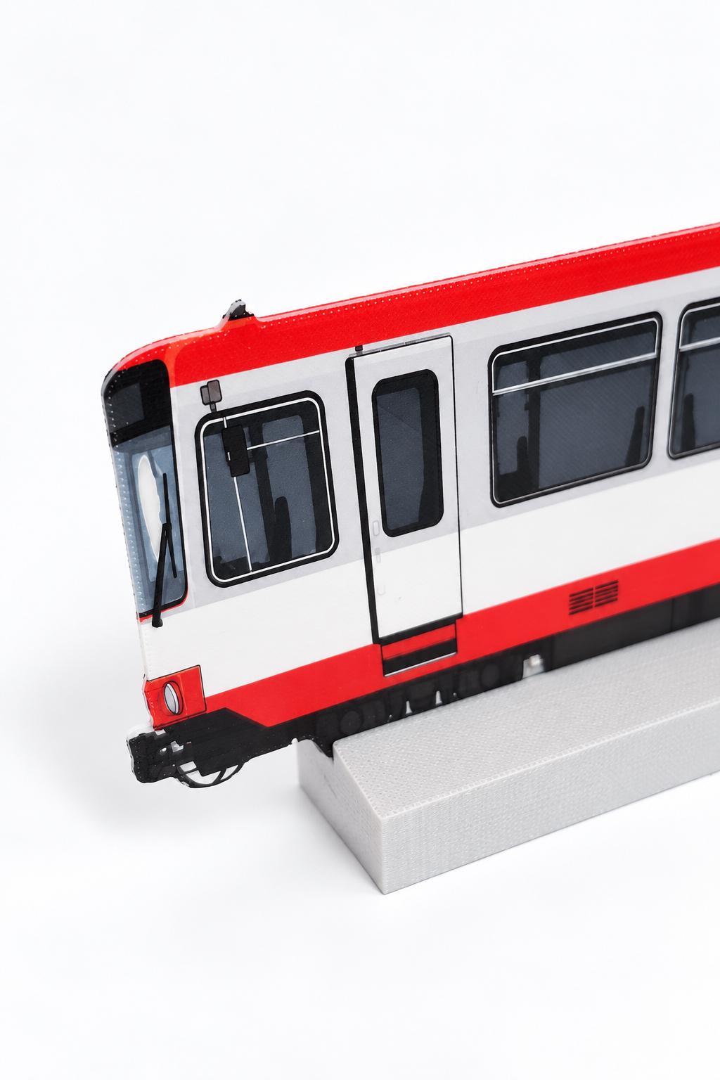 Ruhr Area Urban Rail Graffiti Practice Train, 3D Printed Tram Metro, Paintable with Acrylic Markers, Rail Art Collectible, 20x10 cm