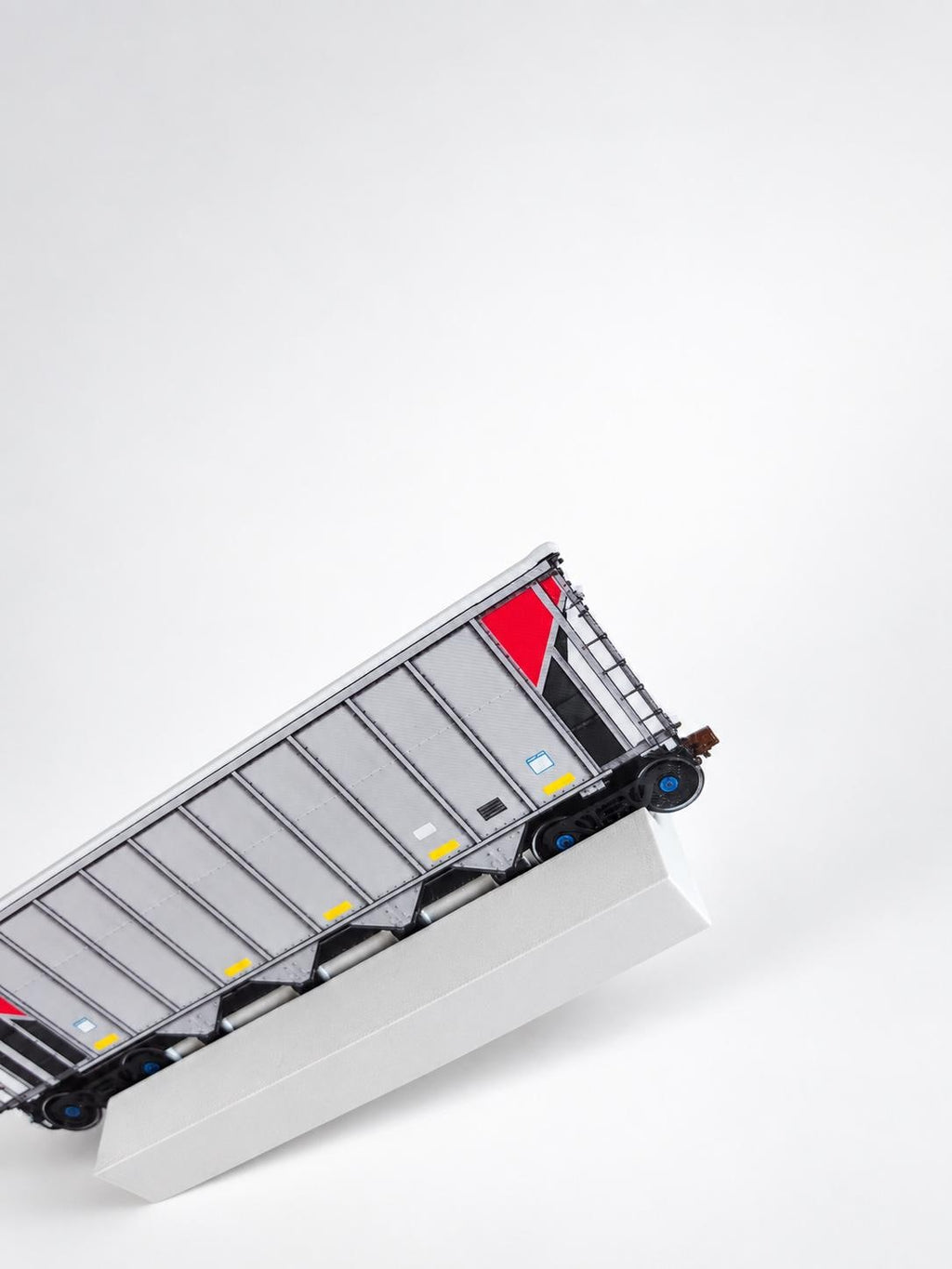 US Freight Graffiti Practice Wagon, 3D Printed Freight Car, Paintable with Acrylic Markers, Rail Art Collectible, 20x10 cm