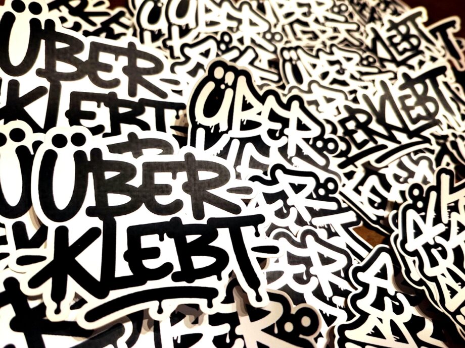 Graffiti und Streetart 'Überklebt' Sticker Set 15-teilig, Aufkleber, Urban Art, Street Art, Tags. Ultras, Fans, Hooligans