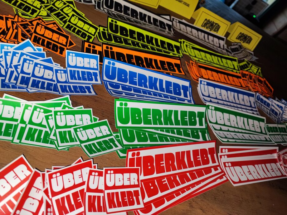 ÜBERKLEBT: Die ultimative Sticker-Rebellion! 25-teiliges Sticker-Set, Aufkleber, Street Art, Fans, Ultras
