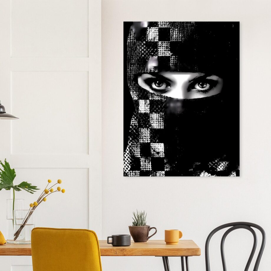 Graffiti Sprayerin Porträt – Weiblicher Streetart Kunstdruck im Schachbrett-Design | Urban Art Poster | Schwarz-Weiß Halftone Print