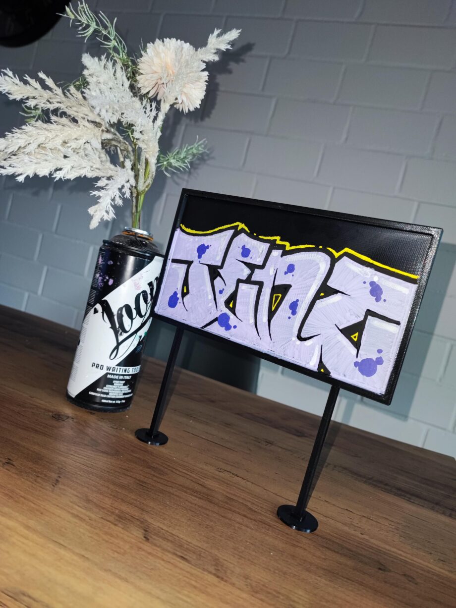 Mini Graffiti Billboard – Handbemalt mit Original Streetart | Einzigartiges Kunstobjekt für Sammler & Urban Art Fans | 20×10 cm Unikat